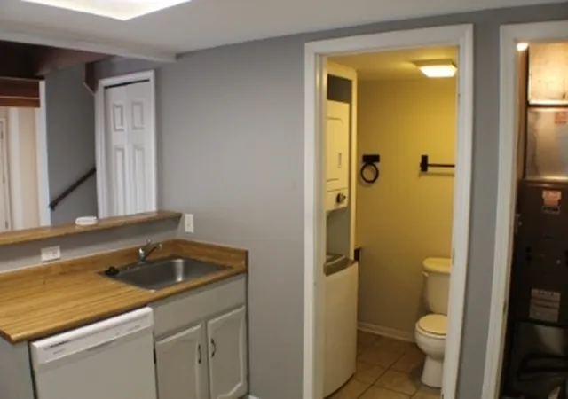 Photo 4 of Townhouse for sale at 451 Meadowgreen Ln, Round Lake Beach, IL 60073 | MLS# 12690727 | Listing updated on 2026-08-25