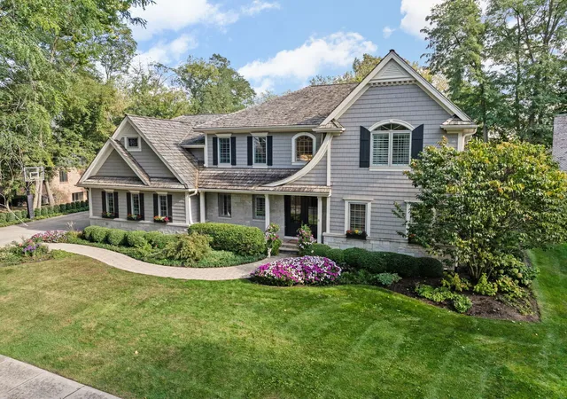 Photo 1 of Mansion for sale at 622 Innsbruck Ct, Libertyville, IL 60048 | MLS# 12690889 | Listing updated on 2026-09-04