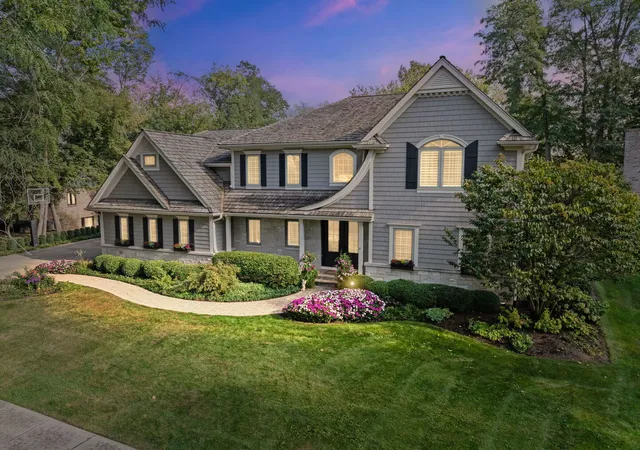 Photo 3 of Mansion for sale at 622 Innsbruck Ct, Libertyville, IL 60048 | MLS# 12690889 | Listing updated on 2026-09-04