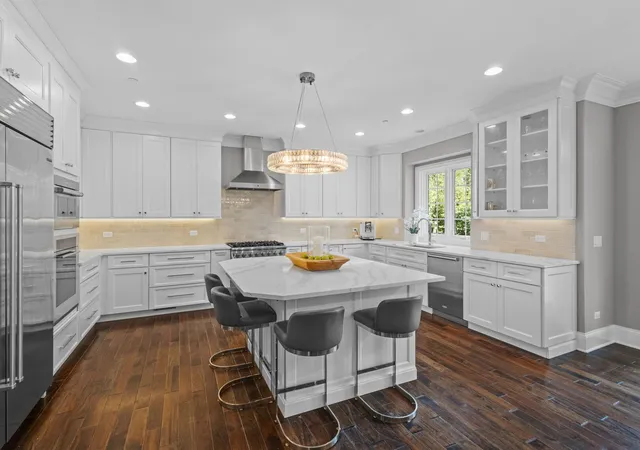 Photo 3 of Single family home for sale at 622 Innsbruck Ct, Libertyville, IL 60048 | MLS# 12690889 | Listing updated on 2026-09-04