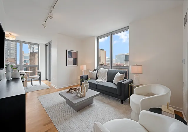 5th image of 200 W Grand Ave #804, Chicago, IL 60654 | MLS# 12691325