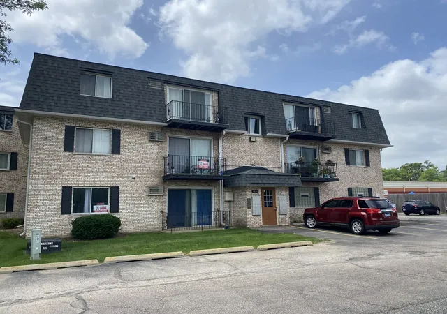 Photo 1 of Condo for sale at 1321 N Baldwin Ct #3A, Palatine, IL 60074 | MLS# 12691977 | Listing updated on 2026-08-25