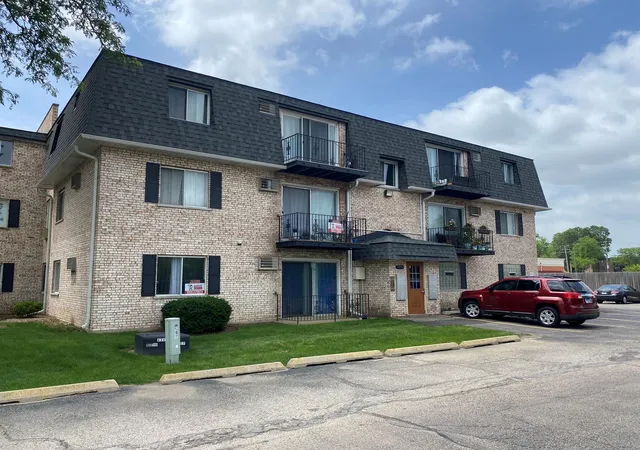 Photo 13 of Condo for sale at 1321 N Baldwin Ct #3A, Palatine, IL 60074 | MLS# 12691977 | Listing updated on 2026-08-25