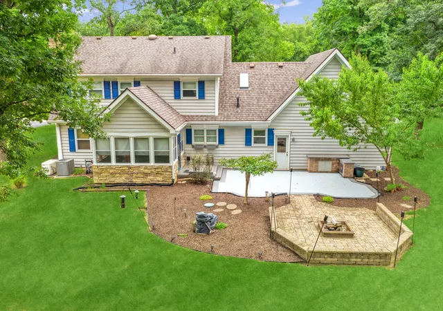 Photo 2 of Single family home for sale at 2094 Running Deer Ln, Freeport, IL 61032 | MLS# 12692321 | Listing updated on 2026-08-25