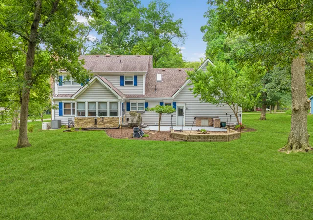 Photo 4 of Single family home for sale at 2094 Running Deer Ln, Freeport, IL 61032 | MLS# 12692321 | Listing updated on 2026-08-25