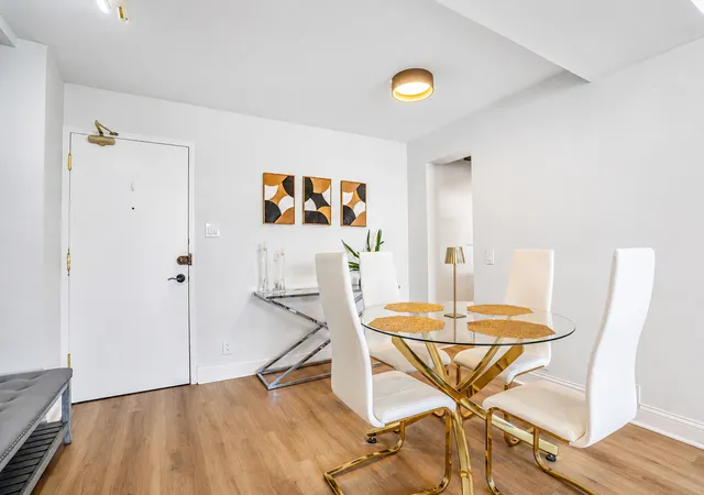 3rd image of 2909 N Sheridan Rd #1702, Chicago, IL 60657 | MLS# 12692724