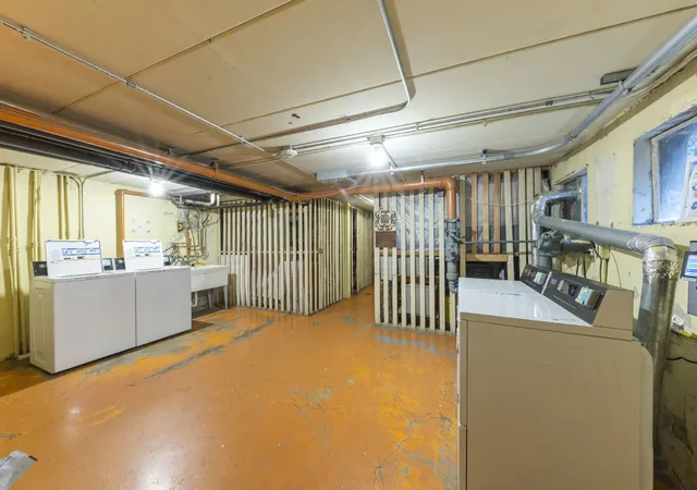 2nd image of 809 E Miner St, Arlington Heights, IL 60004