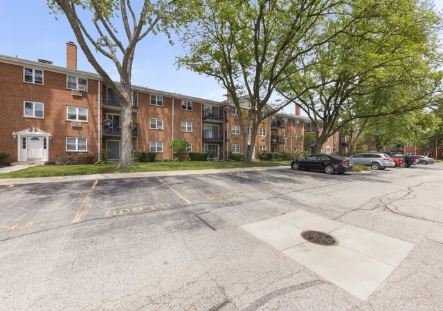 19th image of 809 E Miner St #1B, Arlington Heights, IL 60004 | MLS# 12693080