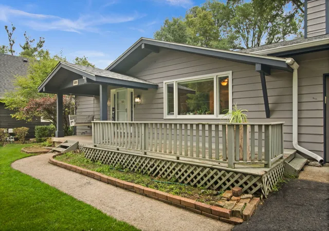 3rd image of 1225 Winaki Trl, Algonquin, IL 60102 | MLS# 12693290