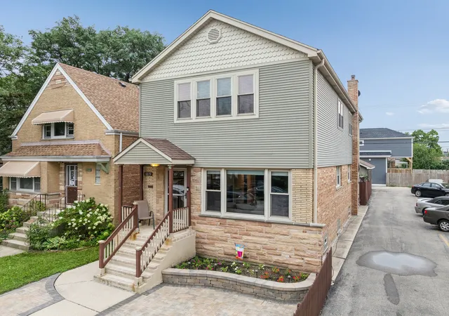 Photo 3 of Single family home for sale at 6039 W Montrose Ave, Chicago, IL 60634 | MLS# 12693442 | Listing updated on 2026-08-23