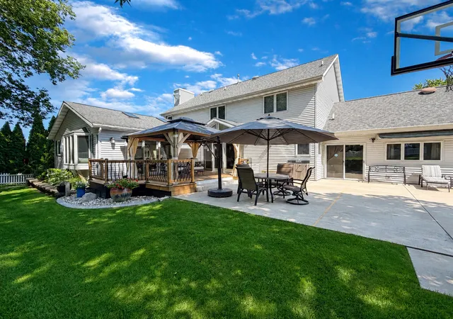 2nd image of 3005 Countryside Ln, Freeport, IL 61032 | MLS# 12693869
