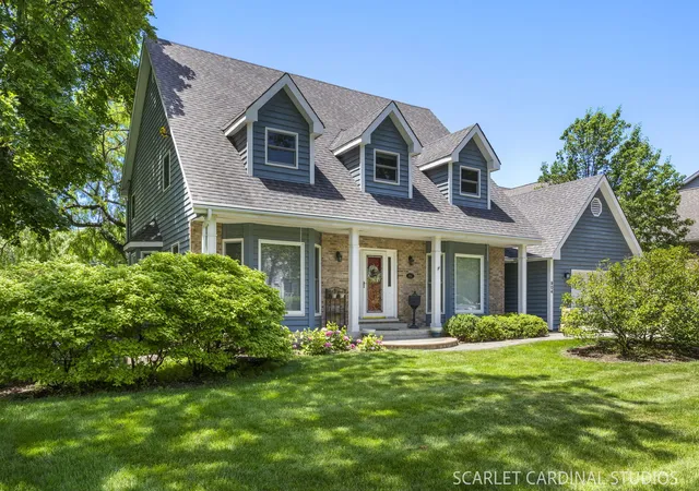 Photo 1 of Sale Pending at 904 Santa Rosa Ave, Wheaton, IL 60187 | MLS# 12694476 | Listing updated on 2026-09-04