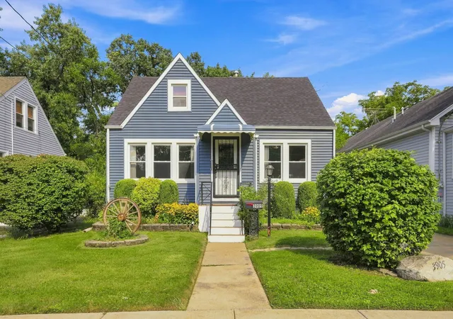 2nd image of 3905 Custer Ave, Lyons, IL 60534 | MLS# 12694847