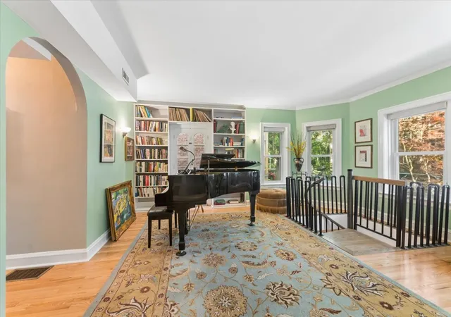 4th image of 2215 W Arthur Ave, Chicago, IL 60645 | MLS# 12695308