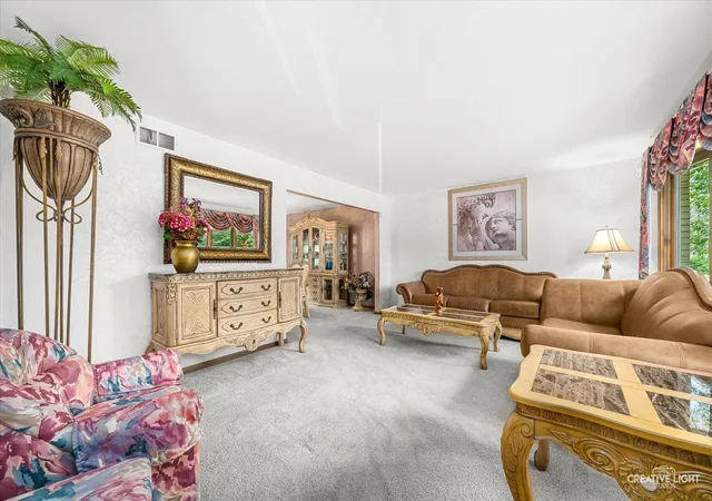 Photo 4 of Single family home for sale at 2277 Ridgewood Rd, Lisle, IL 60532 | MLS# 12695379 | Listing updated on 2026-09-02