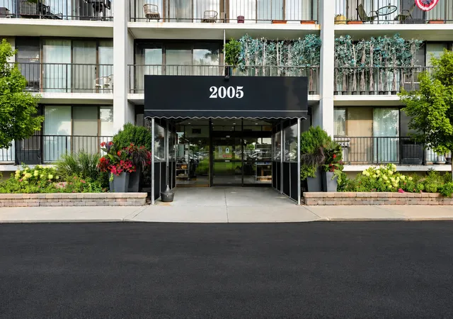 Photo 1 of Sale Pending at 2005 S Finley Rd #506, Lombard, IL 60148 | MLS# 12695511 | Listing updated on 2026-08-27