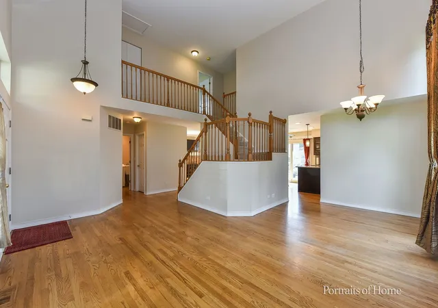 3rd image of 1302 Dunbarton Dr, Aurora, IL 60502 | MLS# 12695716