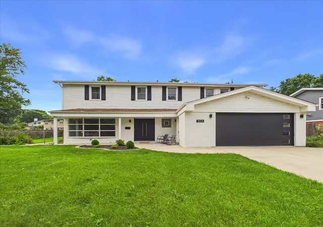 1st image of 1504 Pfingsten Rd, Glenview, IL 60025 | MLS# 12696036
