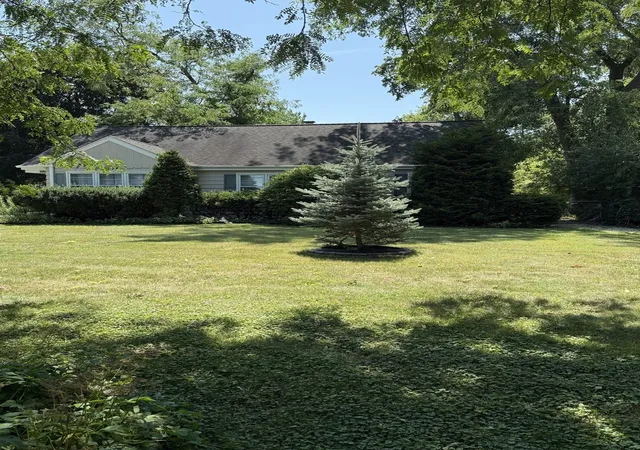 2nd image of 47 W Algonquin Rd, Des Plaines, IL 60016 | MLS# 12696487