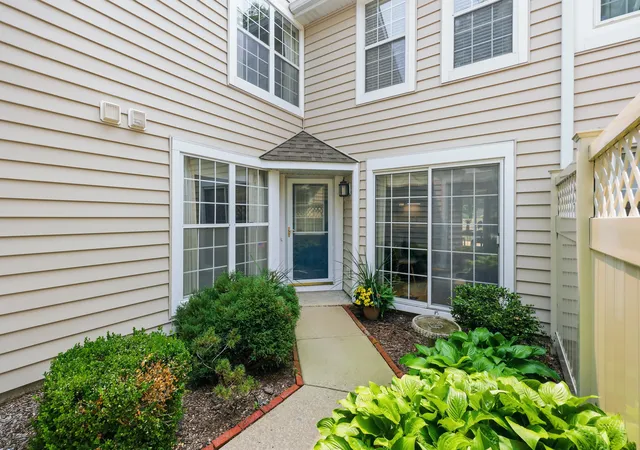 2nd image of 1537 Stevens Dr, Schaumburg, IL 60173 | MLS# 12696711