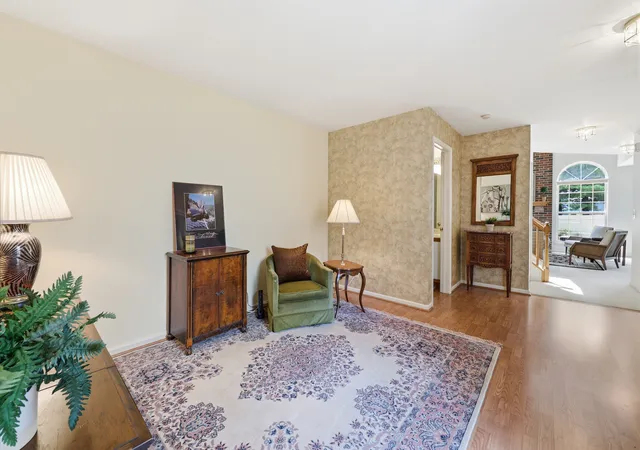 4th image of 1537 Stevens Dr, Schaumburg, IL 60173 | MLS# 12696711