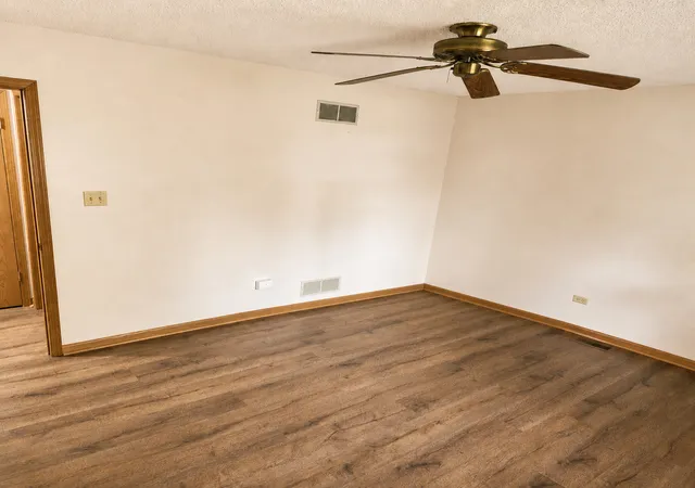 2nd image of 1323 Buell Ave, Joliet, IL 60435