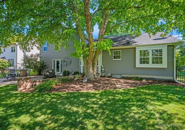 4th image of 2639 Berkshire Dr, Geneva, IL 60134 | MLS# 12698068