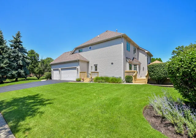 2nd image of 3940 Highknob Cir, Naperville, IL 60564 | MLS# 12698073