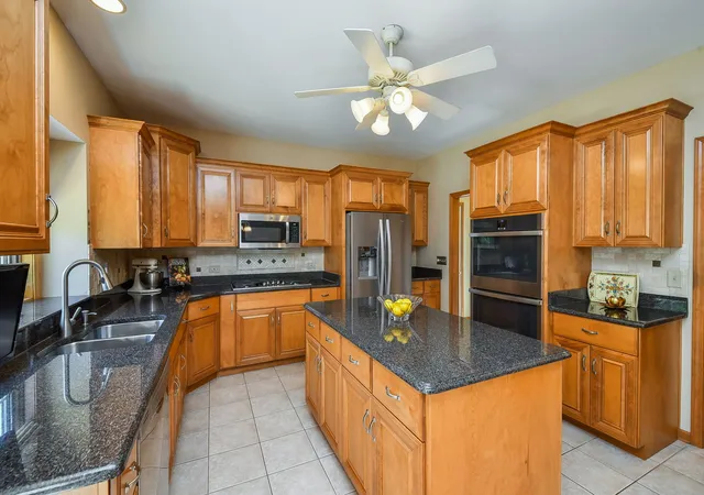 3rd image of 3940 Highknob Cir, Naperville, IL 60564 | MLS# 12698073