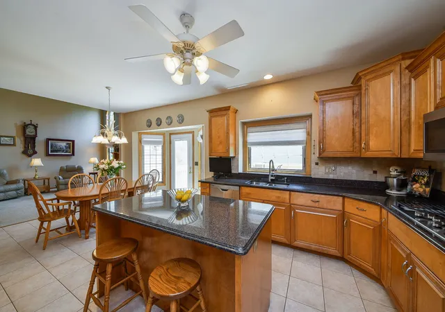 4th image of 3940 Highknob Cir, Naperville, IL 60564 | MLS# 12698073