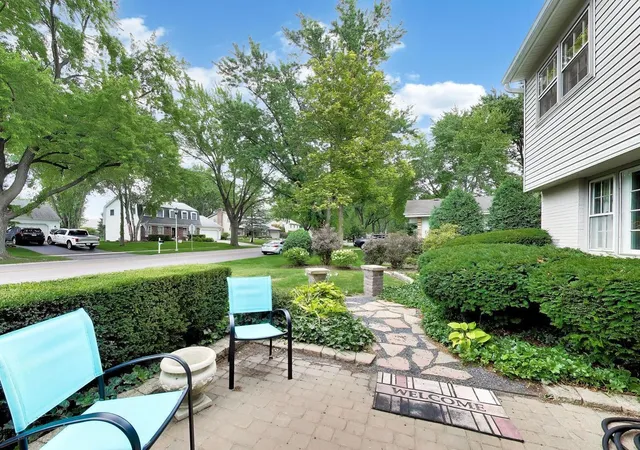image of 104 N Northampton Dr, Geneva, IL 60134 | MLS# 12698206