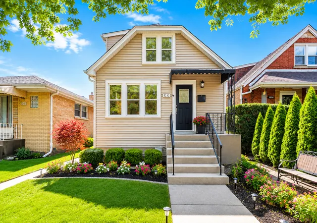 1st image of 5252 N Mulligan Ave, Chicago, IL 60630 | MLS# 12698849