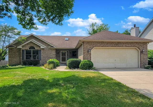 2nd image of 1911 Chestnut Hill Rd, Plainfield, IL 60586 | MLS# 12698936