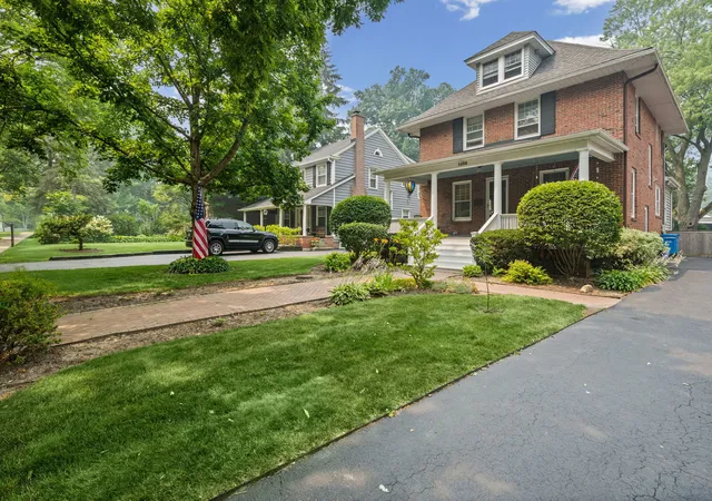 Photo 3 of Single family home for sale at 1538 Oakwood Ave, Highland Park, IL 60035 | MLS# 12699488 | Listing updated on 2026-08-25