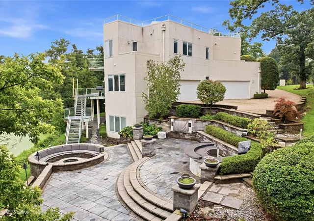 Photo 3 of Mansion for sale at 920 St Stephens Green, Oak Brook, IL 60523 | MLS# 12699515 | Listing updated on 2026-08-30