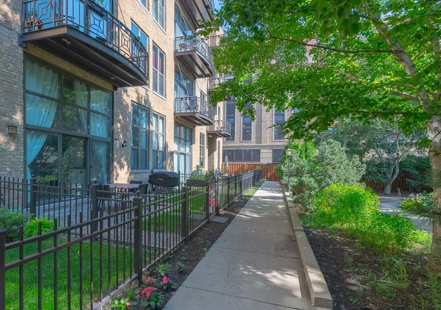 2nd image of 1330 W Monroe St #108, Chicago, IL 60607 | MLS# 12699589