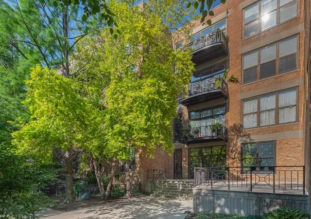 3rd image of 1330 W Monroe St #108, Chicago, IL 60607 | MLS# 12699589