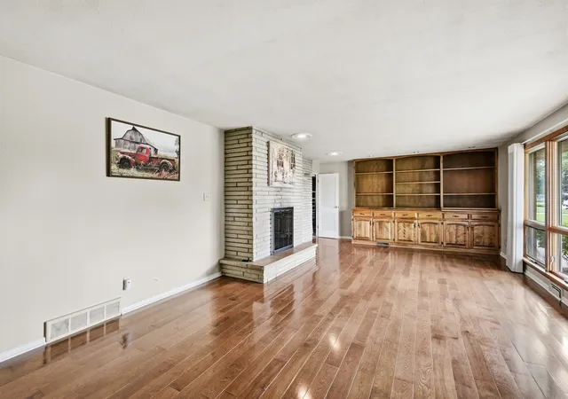 5th image of 1813 West Acres Rd, Joliet, IL 60435 | MLS# 12699946