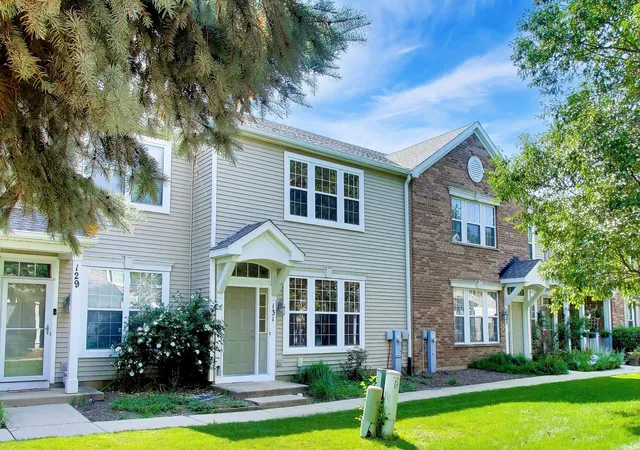 2nd image of 131 Springbrook Trl S, Oswego, IL 60543 | MLS# 12700354