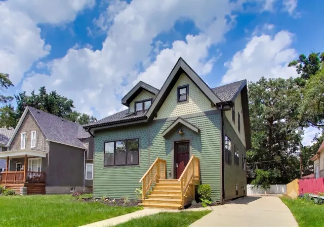 1st image of 1632 W 100th Pl, Chicago, IL 60643 | MLS# 12700451