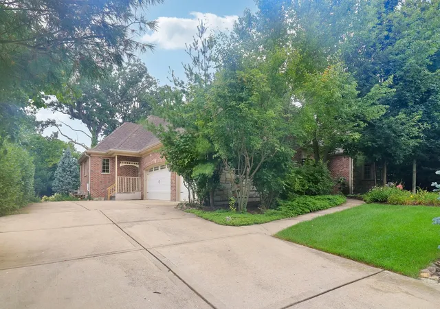 2nd image of 20102 Oakwood Dr, Mokena, IL 60448 | MLS# 12701123