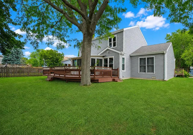4th image of 309 S Cross Trl, Mc Henry, IL 60050 | MLS# 12701143