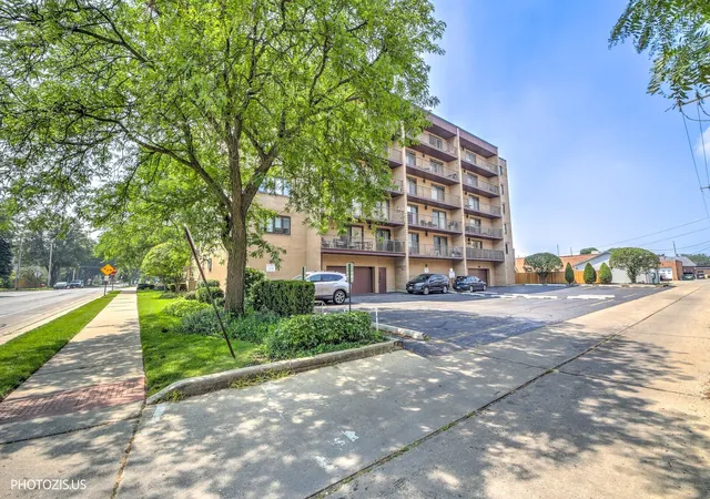 Photo 3 of Condo for sale at 1380 Oakwood Ave #204, Des Plaines, IL 60016 | MLS# 12701409 | Listing updated on 2026-08-19