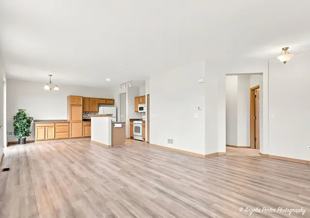 5th image of 5928 Dublin Ct #1, Mc Henry, IL 60050 | MLS# 12701489