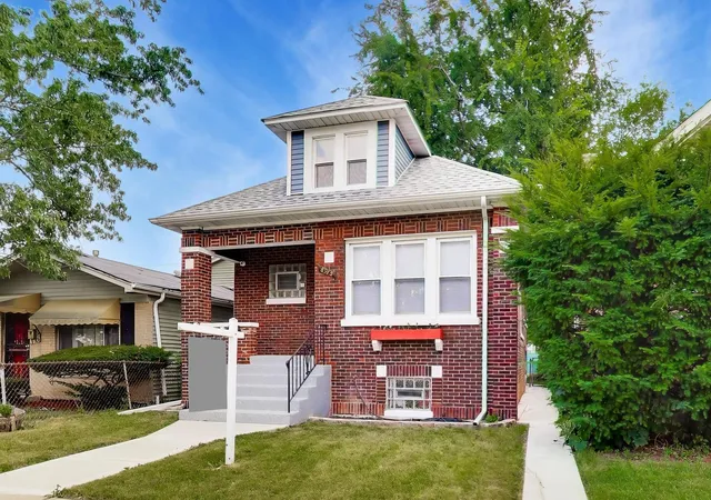2nd image of 8915 S Racine Ave, Chicago, IL 60620 | MLS# 12701490
