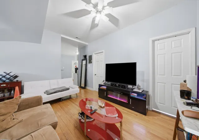 Listing Photo 5 - Condo for sale in building located at 4101 W Potomac Ave, Chicago, IL 60651