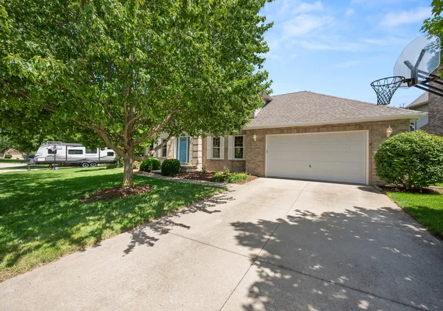 Photo 2 of Single family home for sale at 1239 Yorkshire Dr S, Sycamore, IL 60178 | MLS# 12701839 | Listing updated on 2026-09-06