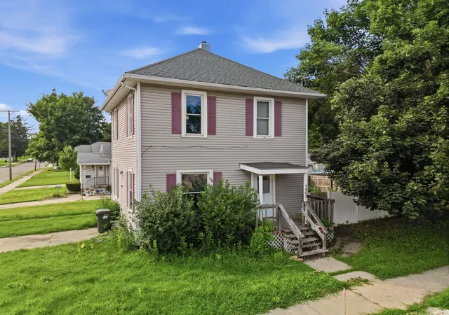 1st image of 1502 E 4th St, Sterling, IL 60181 | MLS# 12701862