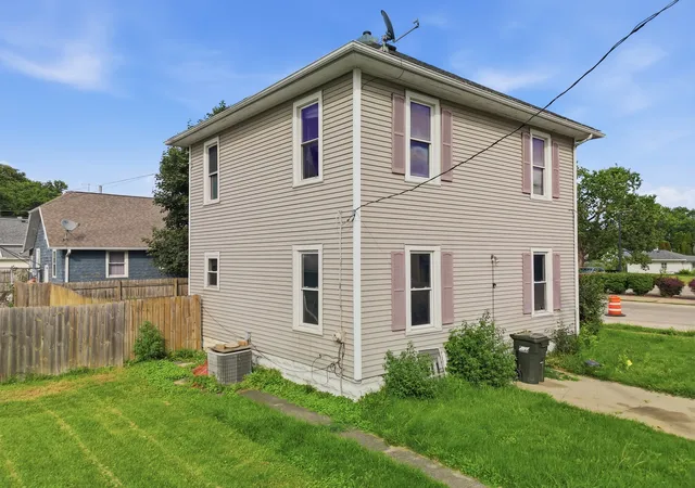 2nd image of 1502 E 4th St, Sterling, IL 60181 | MLS# 12701862