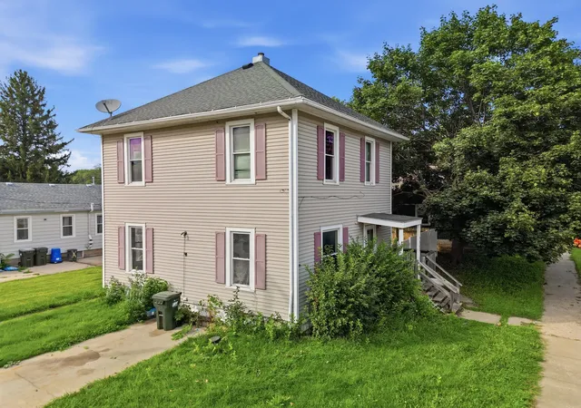 10th image of 1502 E 4th St, Sterling, IL 60181 | MLS# 12701862